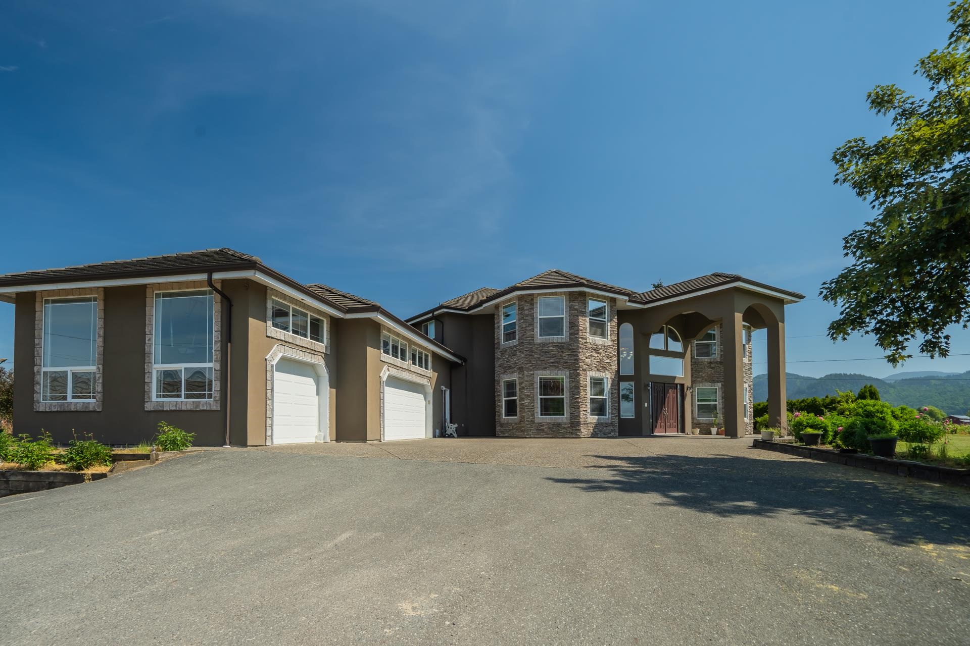 Property Listing: 34173 Townshipline Road, Abbotsford, BC